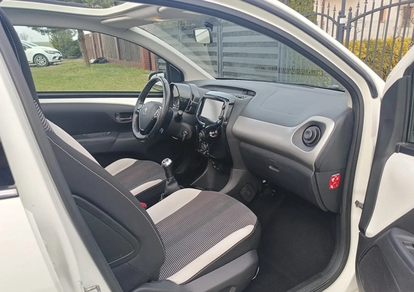 Peugeot 108 cena 34500 przebieg: 65000, rok produkcji 2017 z Nysa małe 79